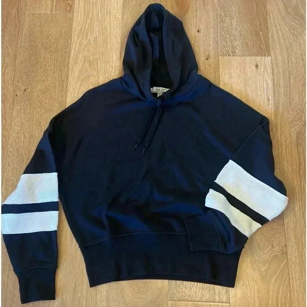 Junk Food Womens Black‎ And White Cozy Cropped Hoodie New Size Small Sweatshirt